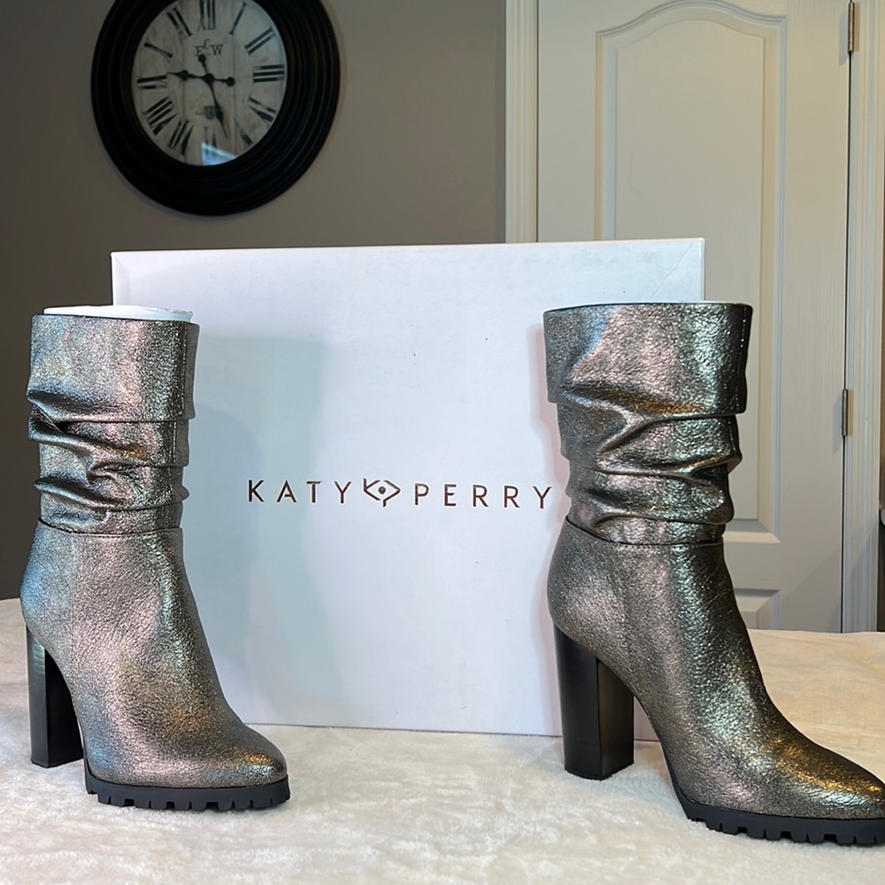 NWT Katy Perry Metallic Gunmetal Boot Women's Size 6.5 fits like a 6